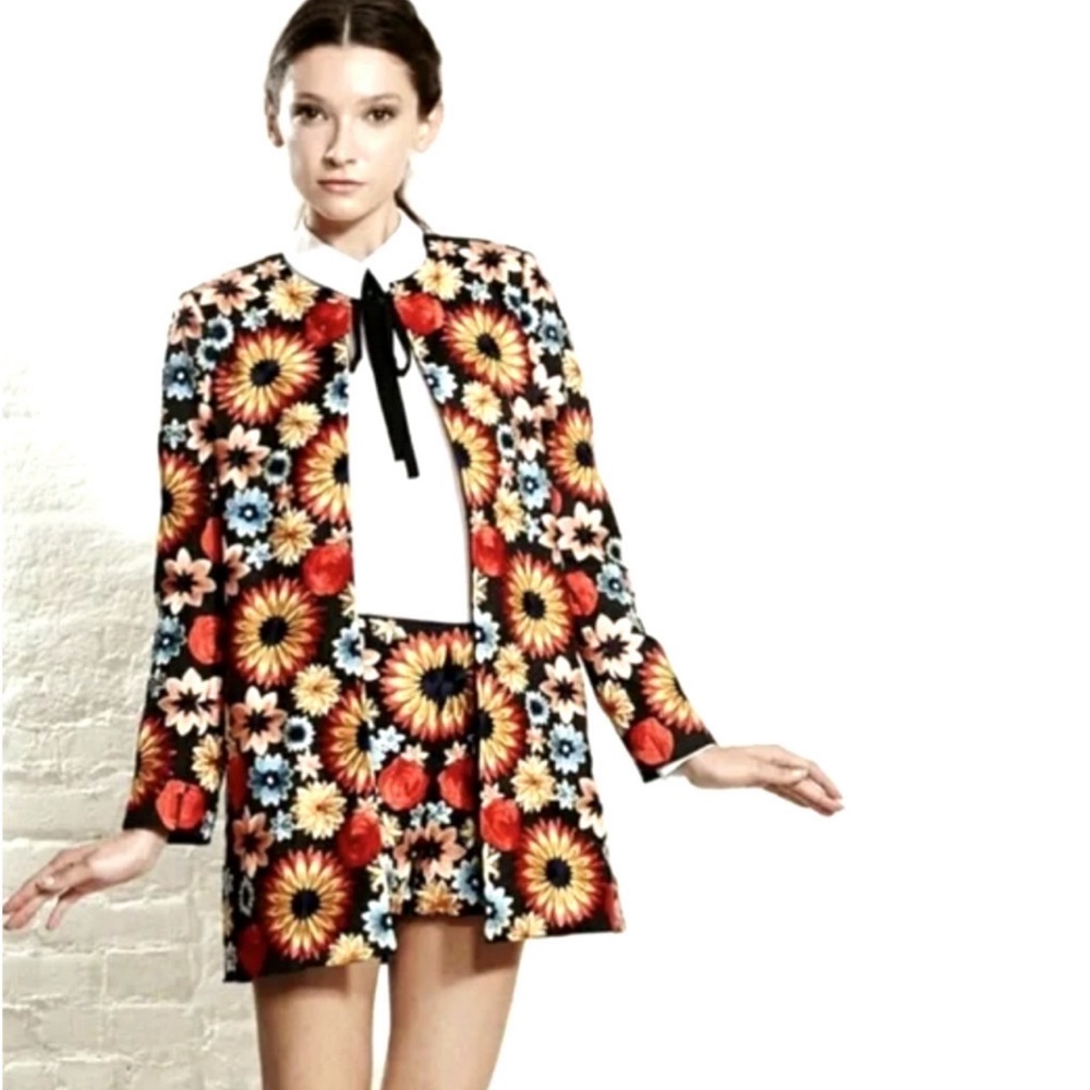 Alice And Olivia Embroidered Jacket (medium) and shorts ( sz 8)